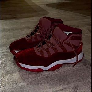 Men Size 8 Jordan’s, maroon & white + velvet material, never worn new condition.